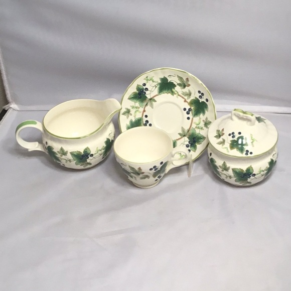MIKASA CHELSEA VINE VINTAGE TEA SET 4 PLACE SETTING SERVING - Picture 2 of 4